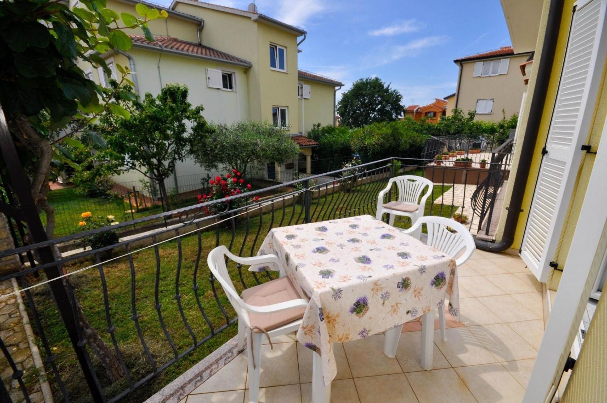 Karpinjan Ferienwohnung Fuer 2 Personen 30 M2 In Novigrad, Istrien מראה חיצוני תמונה