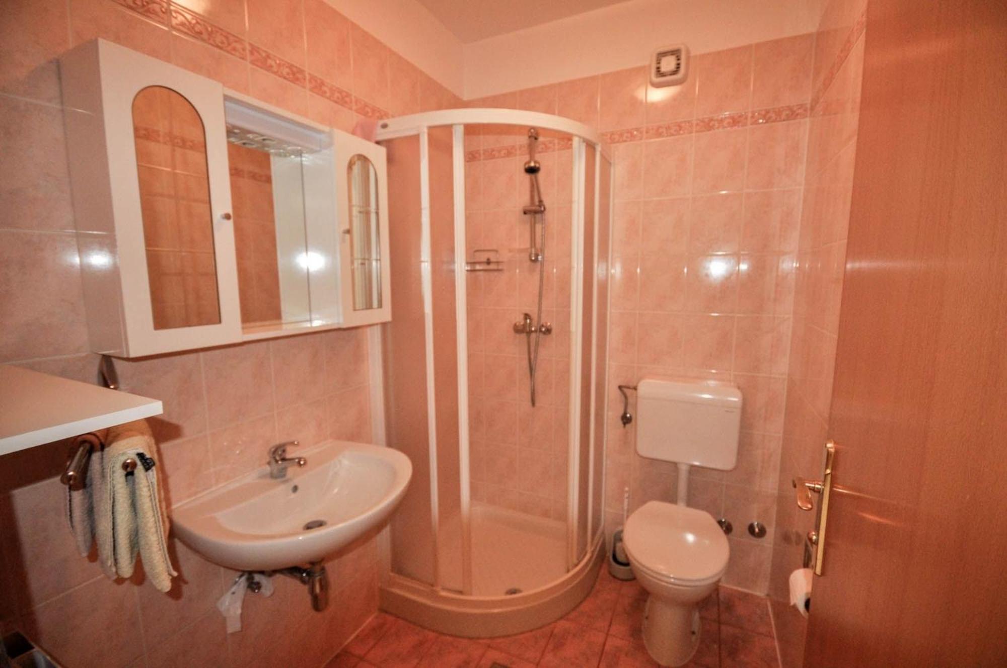 Karpinjan Ferienwohnung Fuer 2 Personen 30 M2 In Novigrad, Istrien מראה חיצוני תמונה